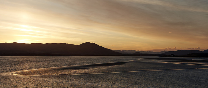 Seldom will you find a distillery in more scenic and unspoilt surroundings. Our home is located near the banks of the beautiful Dornoch Firth in the rugged shadow of Struie Hill.